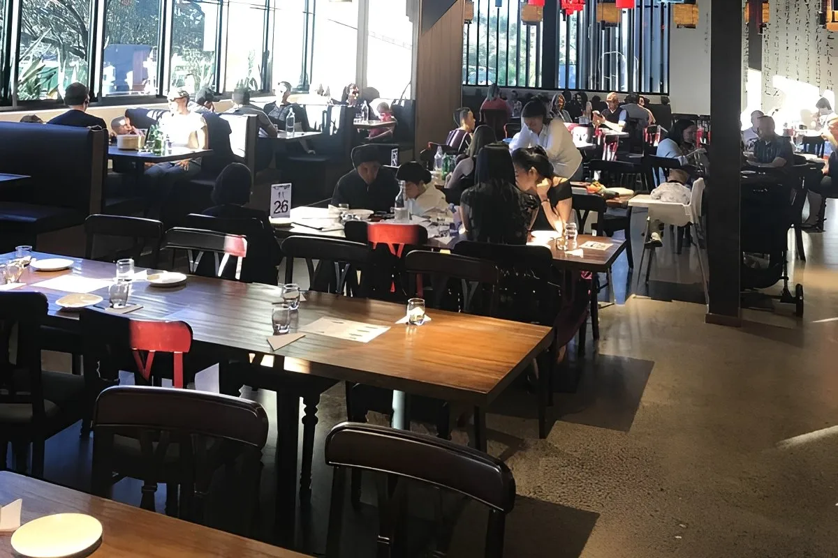 Tang Song Restaurant customers